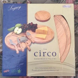 Cheese board & tools